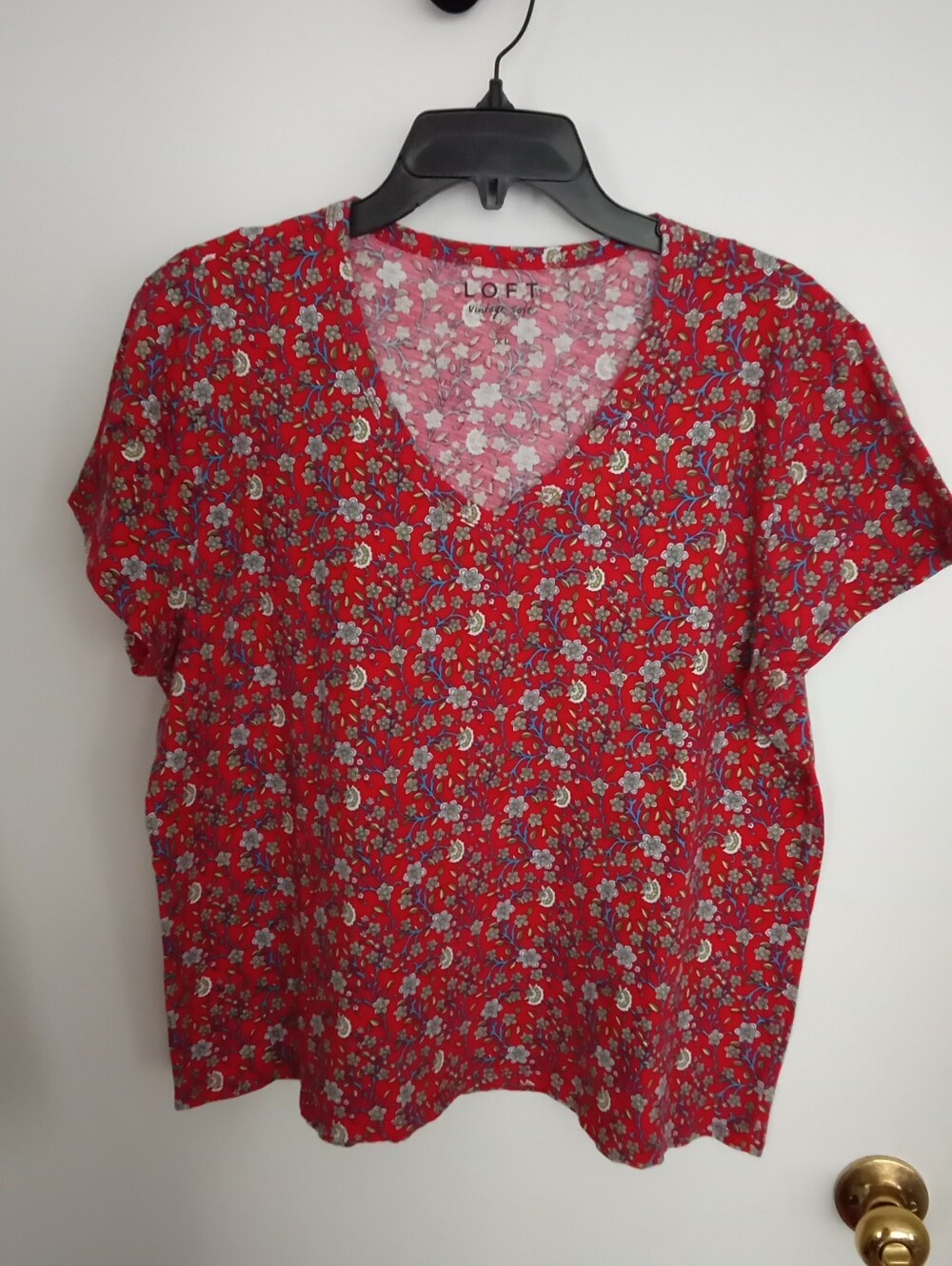 LOFT Vintage Soft Red Floral V-Neck Short Sleeve Tee Women XL